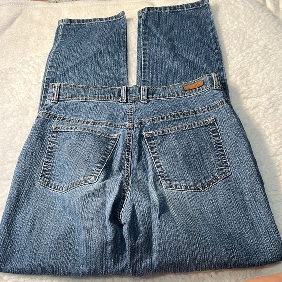 Gloria Vanderbilt Blue Denim Straight Leg Jeans. Size 6. EUC. Standard 5 pockets - Picture 5 of 6